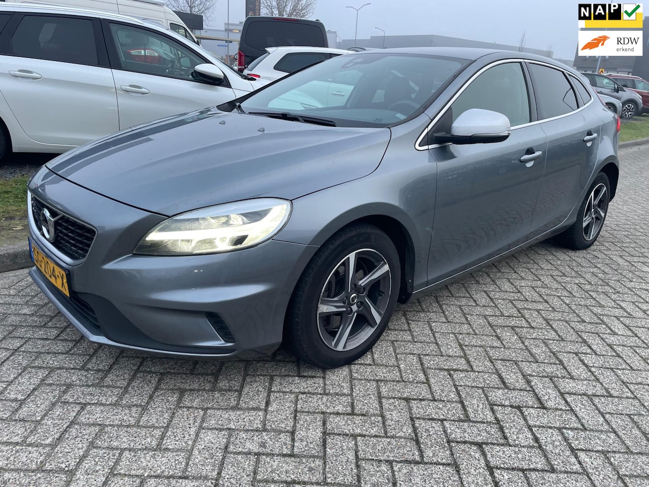 Volvo V40 - 2.0 D3 Business Sport R Design - AutoWereld.nl