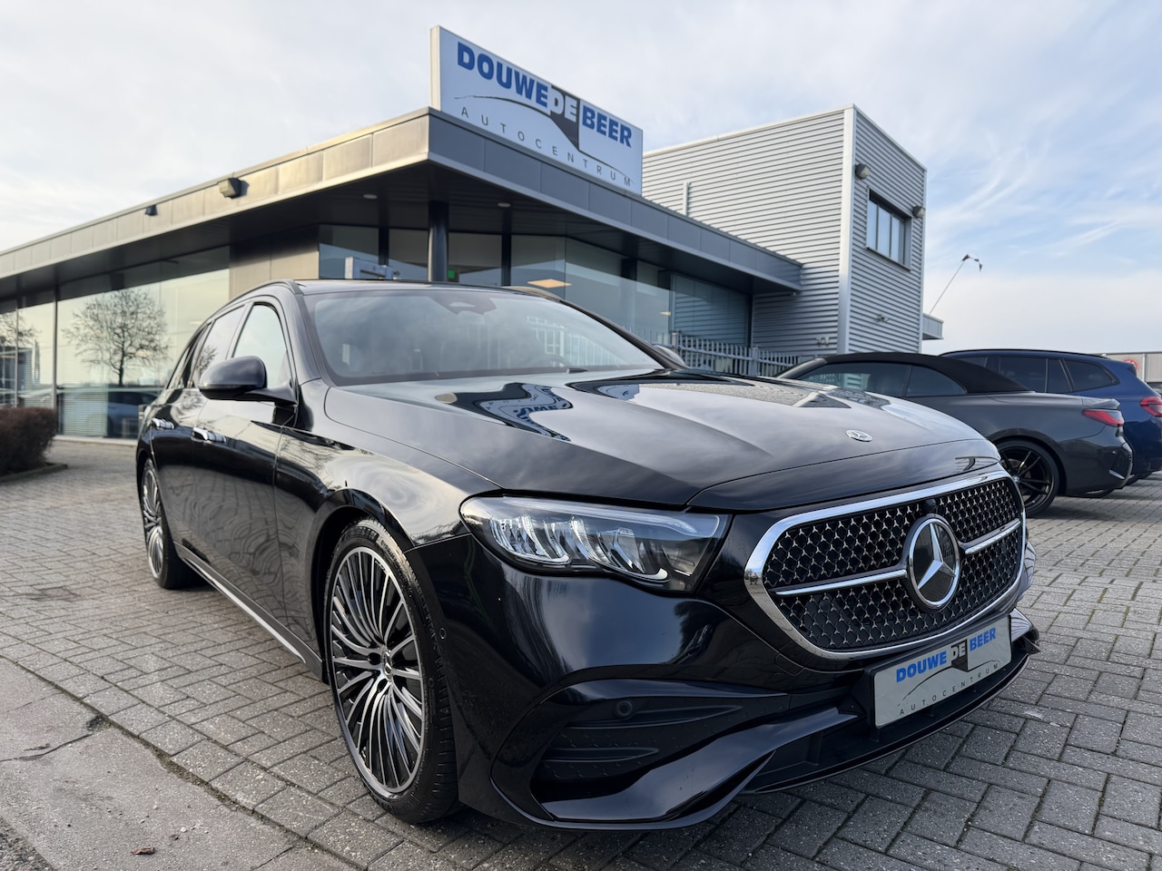 Mercedes-Benz E-klasse Estate - 300 e AMG Line Pano-Dak | Trekhaak | Stuurverw. | Stoelverw. - AutoWereld.nl