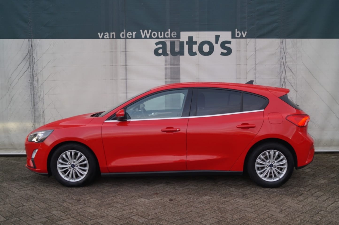 Ford Focus - 1.0 EcoBoost Hybrid Titanium X-Business -NAVI-PDC- - AutoWereld.nl