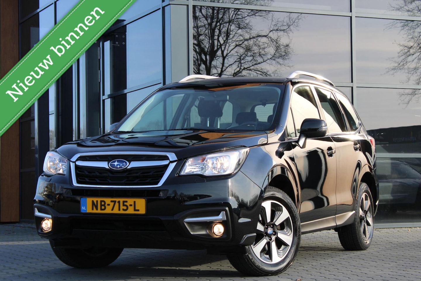 Subaru Forester - 2.0 Comfort Automaat | Trekhaak | Navi | Camera - AutoWereld.nl