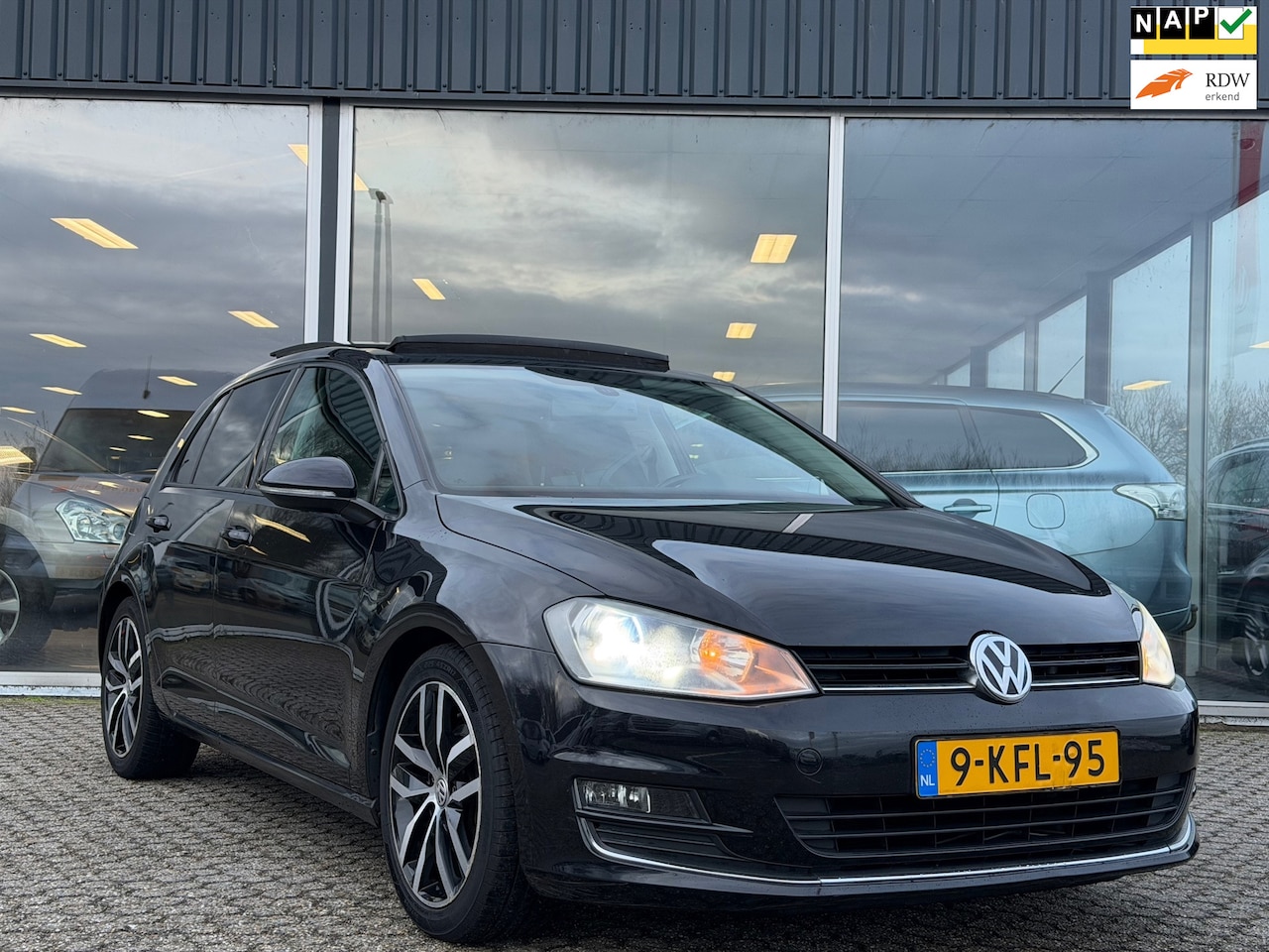 Volkswagen Golf - 1.4 TSI ACT Highline PANO/DSG/LEDER - AutoWereld.nl