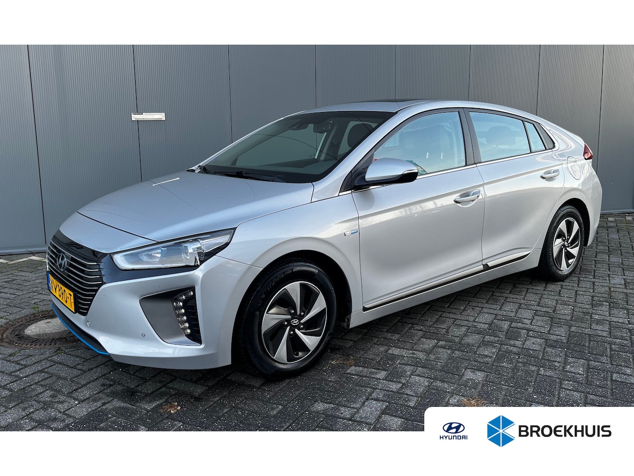 Hyundai IONIQ - 1.6 GDi 141pk Premium | Camera | CLimate controle | Dodehoekdetectie | Schuifdak | Elektri - AutoWereld.nl