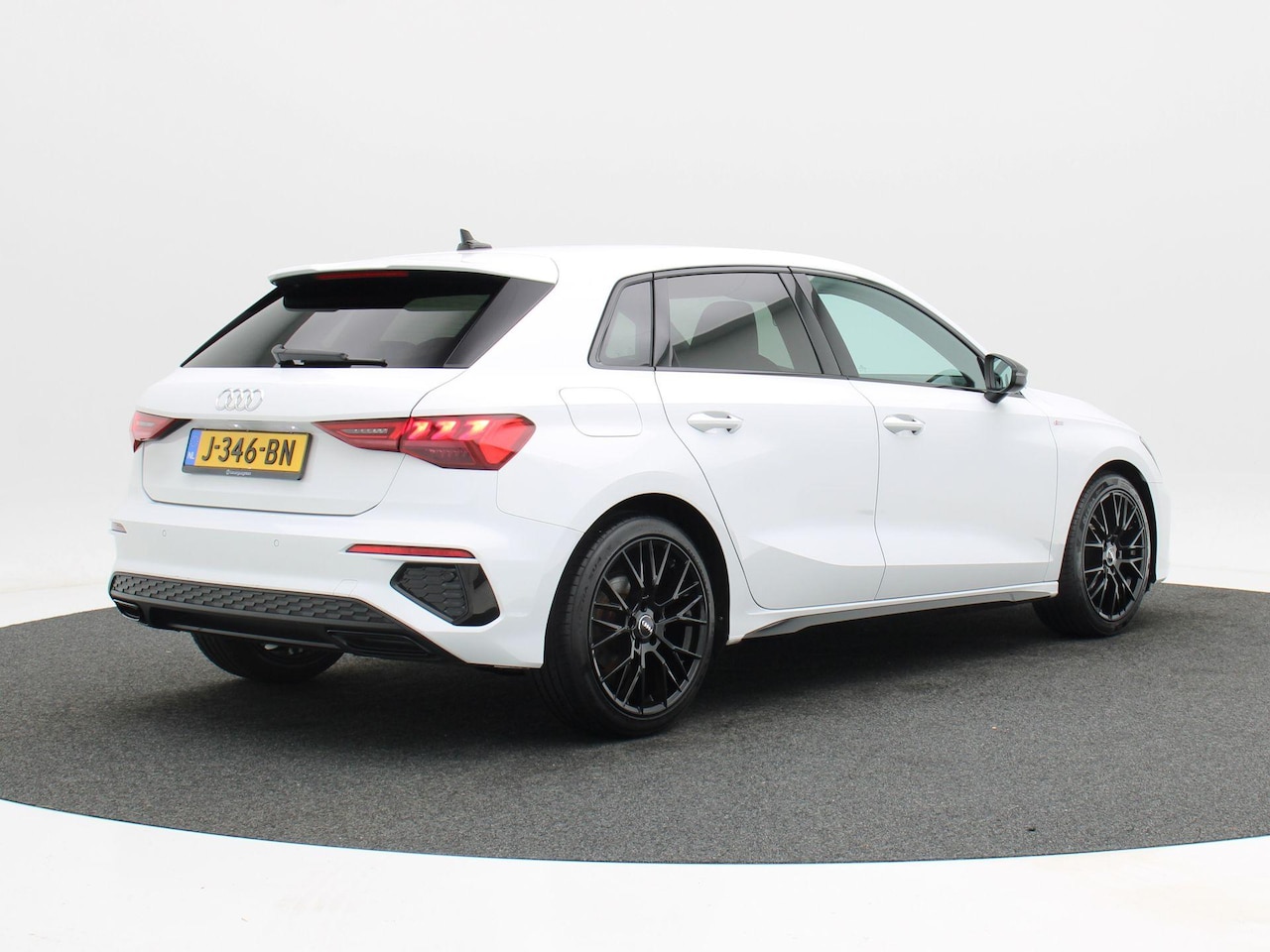 Audi A3 Sportback - 35 TFSi S-Line 150 Pk Automaat | Virtual Cockpit | Adaptive Cruise | LED | Zwarte Hemel | - AutoWereld.nl