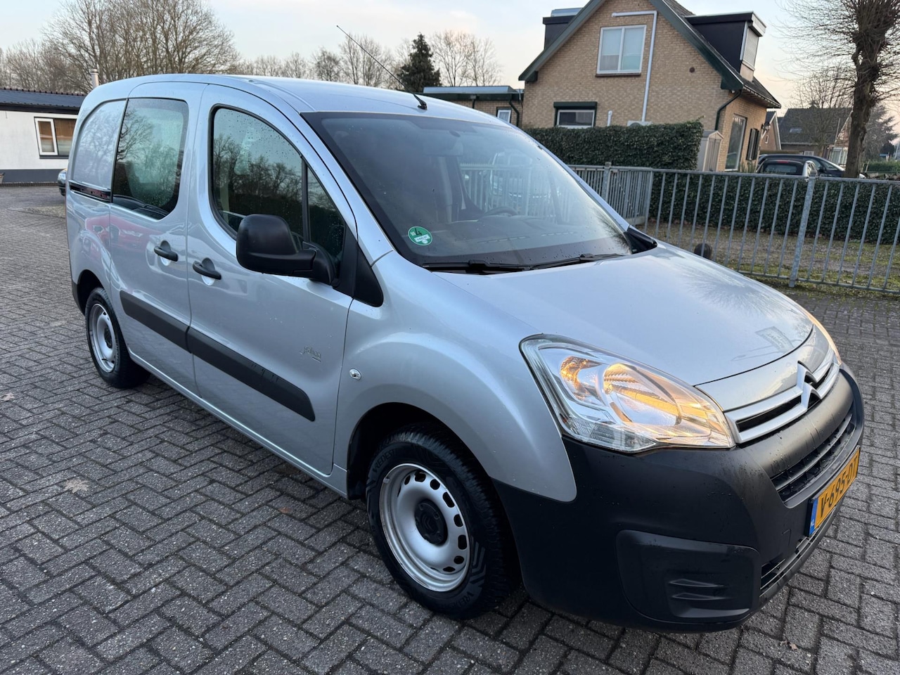Citroën Berlingo - 1.6 BlueHDI 100 Club S&S AIRCO NAP - AutoWereld.nl