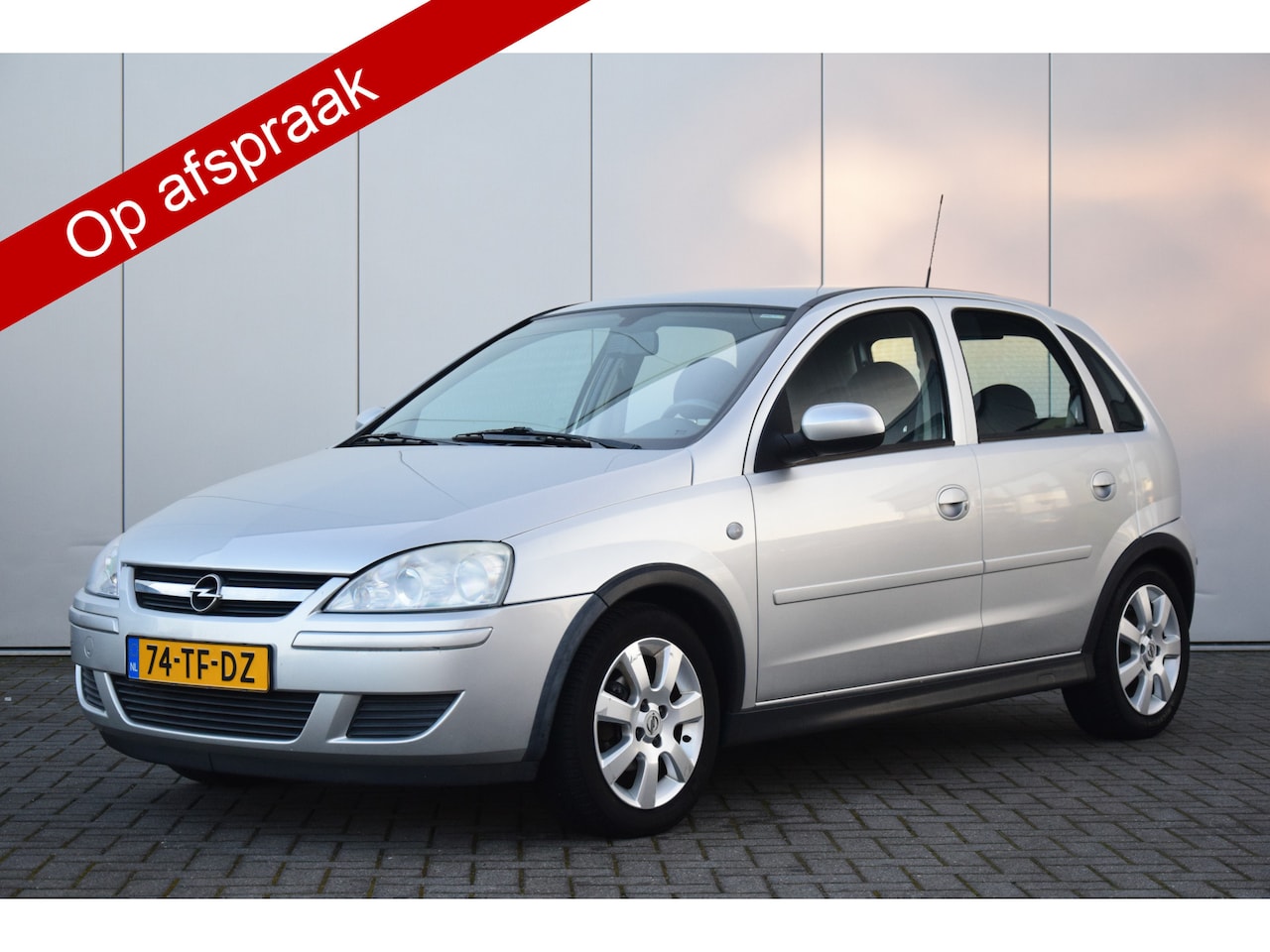 Opel Corsa - 1.2-16V Silverline Airco Cruise Trekhaak - AutoWereld.nl