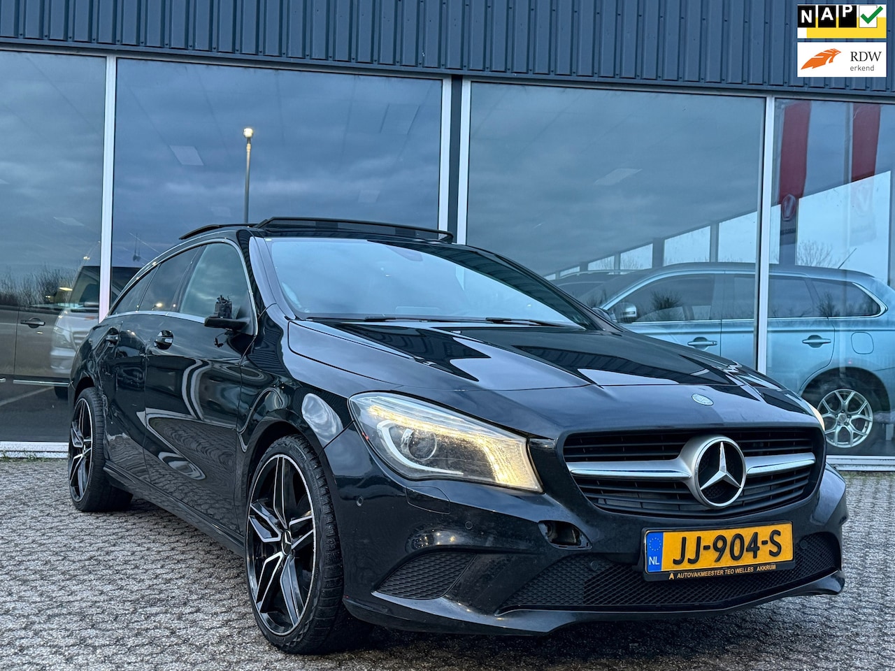 Mercedes-Benz CLA-klasse Shooting Brake - 220 d Prestige PANO/AUTOMAAT/LED - AutoWereld.nl