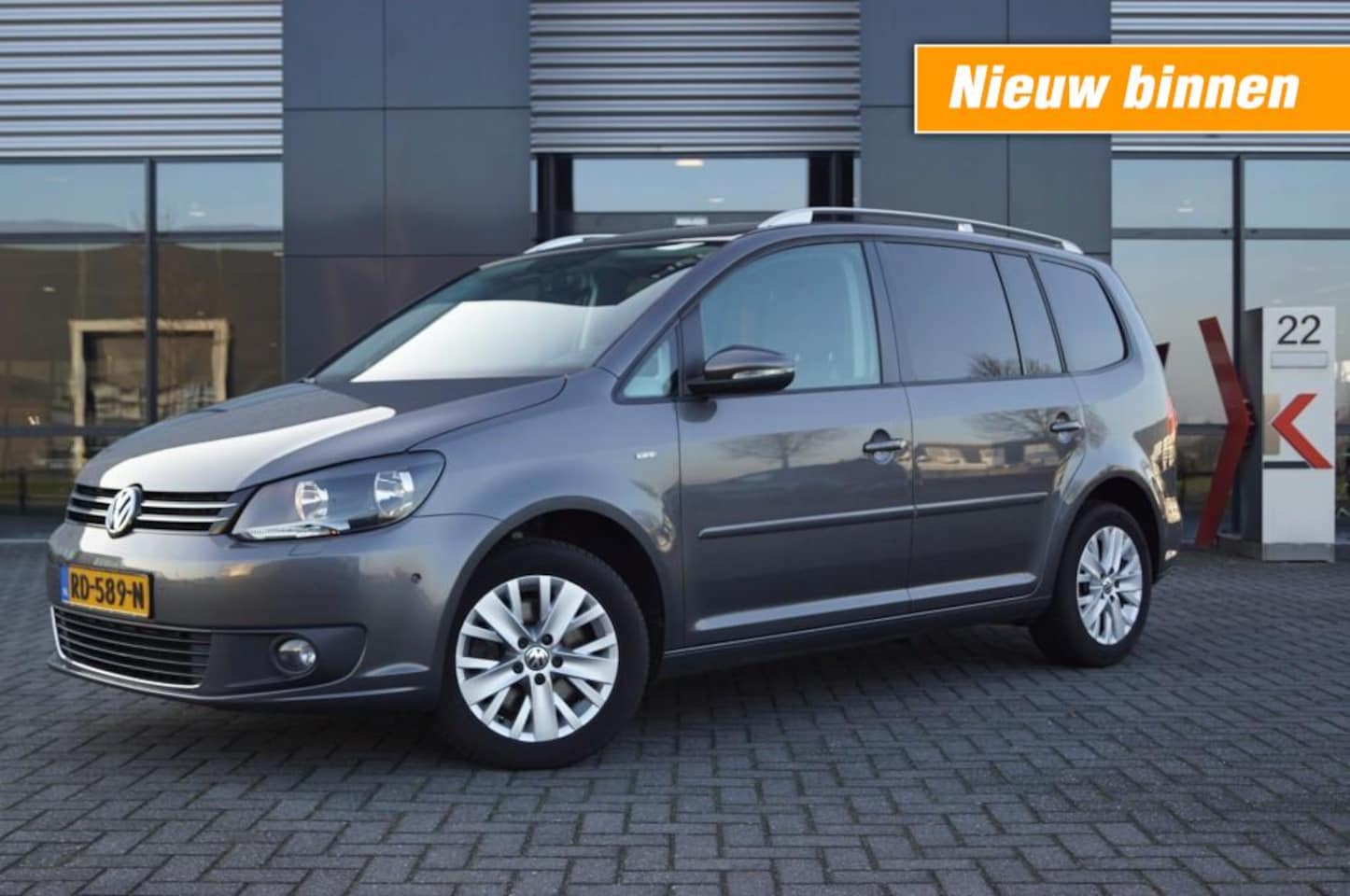 Volkswagen Touran - 1.4 TSI Comf. Line Life 140pk / Navi / Park-assist/ Trekhaak /Stoelverwarming / - AutoWereld.nl