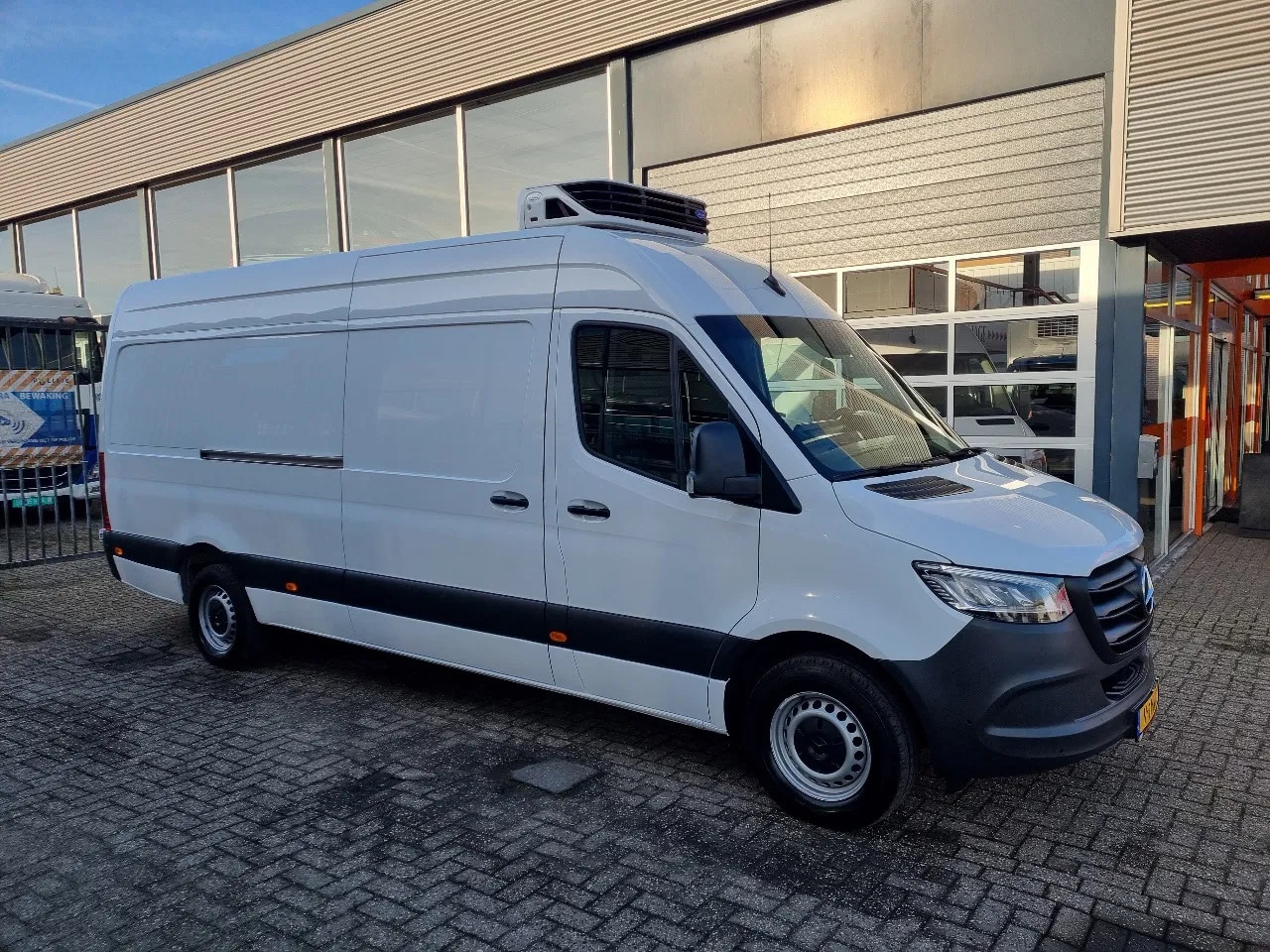 Mercedes-Benz Sprinter - 317 CDI Maxi Koelwagen Bitemp Xarios 350 MT +20C / -20C ST380V - AutoWereld.nl