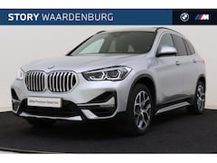 BMW X1 - sDrive20i High Executive xLine Automaat / Trekhaak / Sportstoelen / Achteruitrijcamera / C