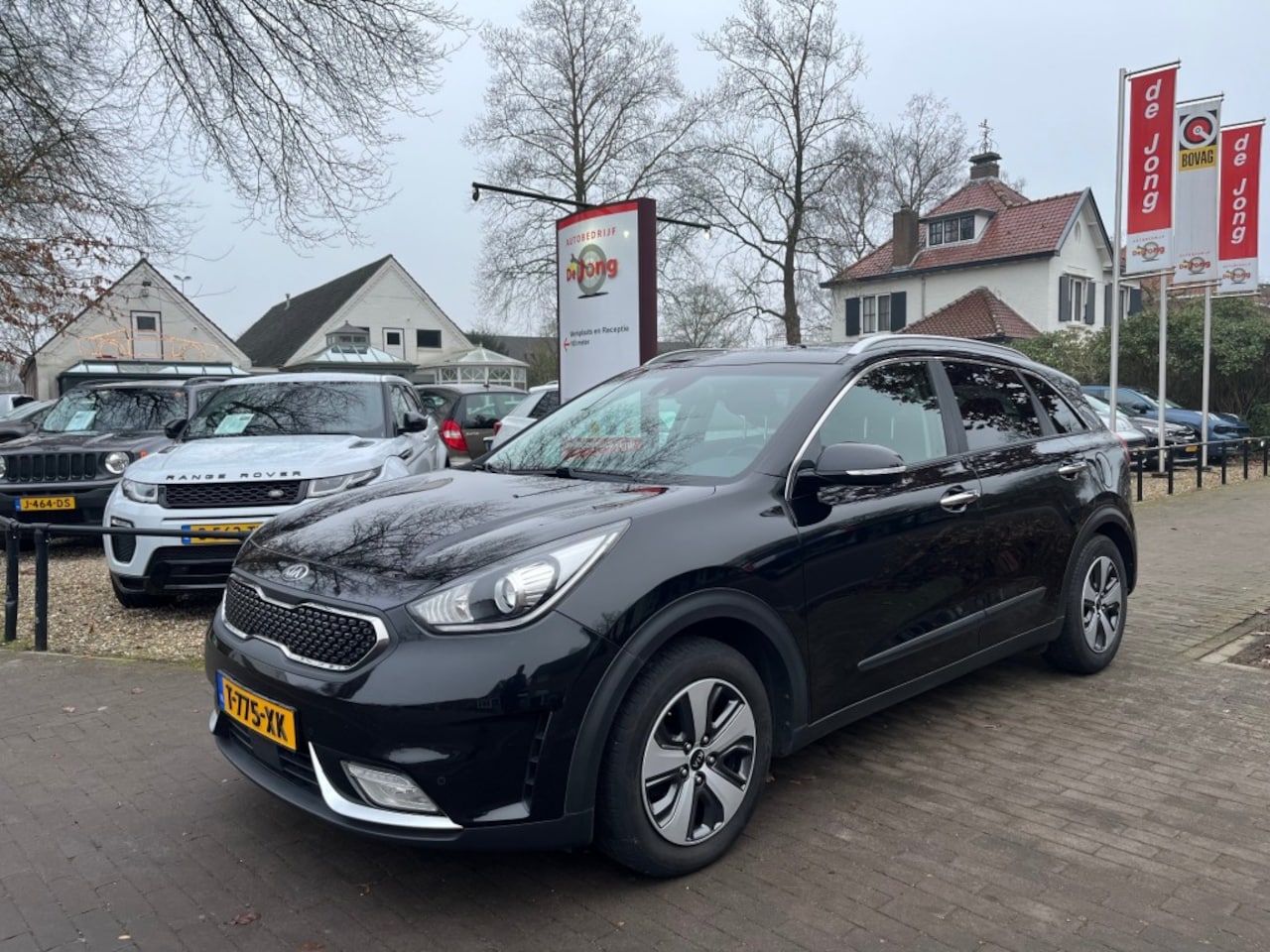 Kia Niro - 1.6 GDI HYBRID AUTOMAAT / SCHUIFDAK / ADAP. CRUISE / CARPLAY / TREKHAAK / NAVI - AutoWereld.nl