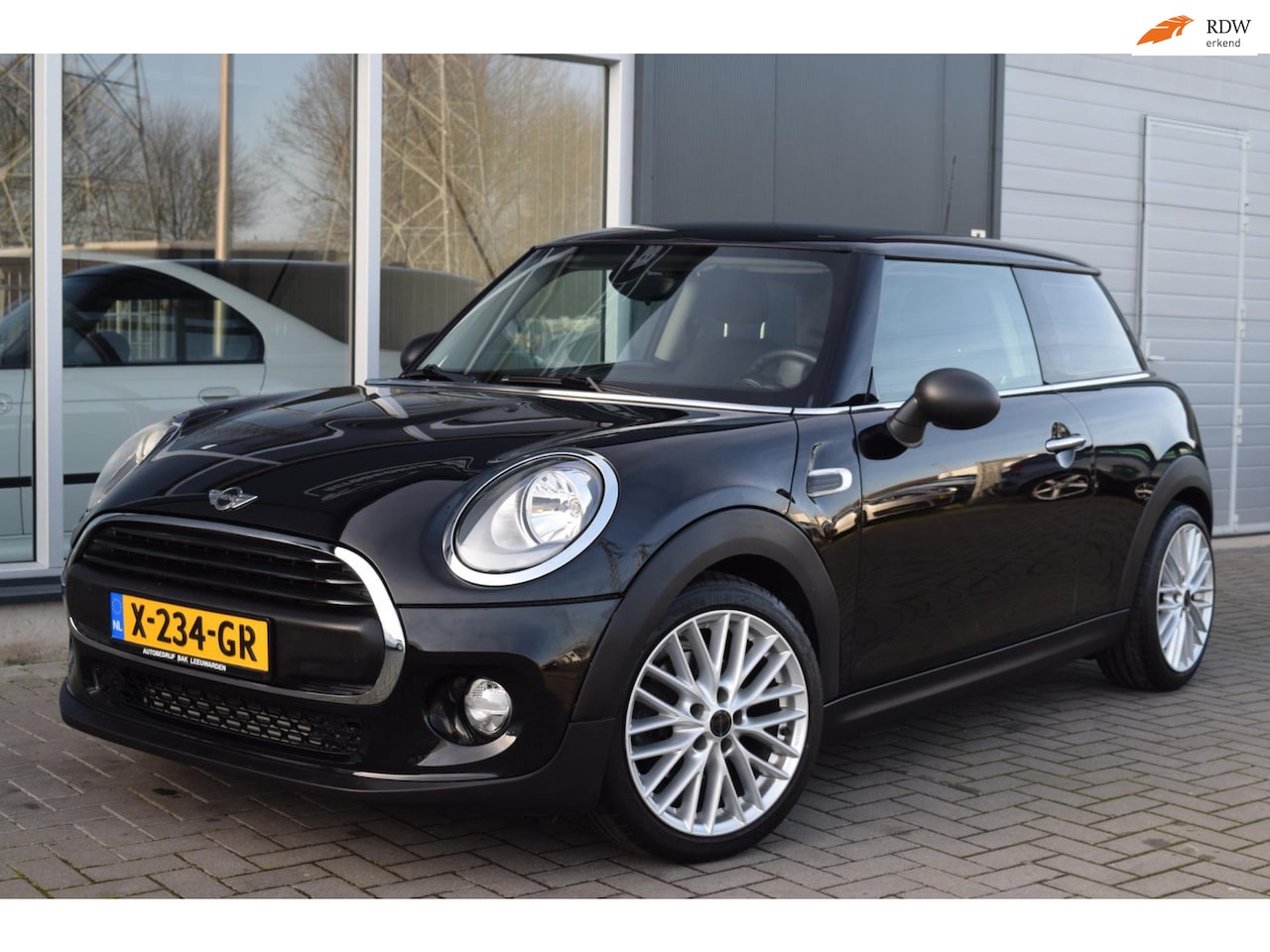 MINI One - Mini 1.2 Salt Business | Automaat | Navi | APK 1-2027 - AutoWereld.nl