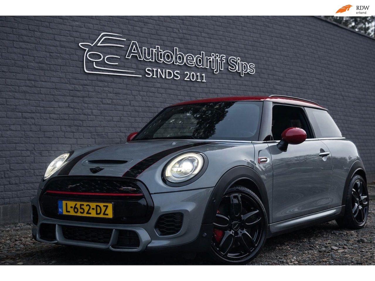 MINI John Cooper Works - Mini 2.0 | Pano | Head-Up | H&K | Camera - AutoWereld.nl