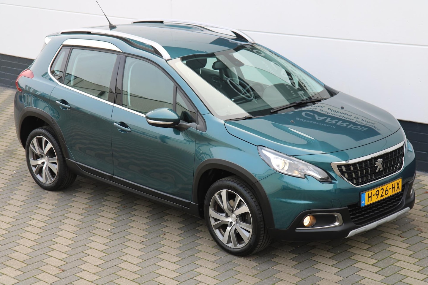 Peugeot 2008 - 1.2 PureTech Automaat Allure Carplay Camera !! - AutoWereld.nl