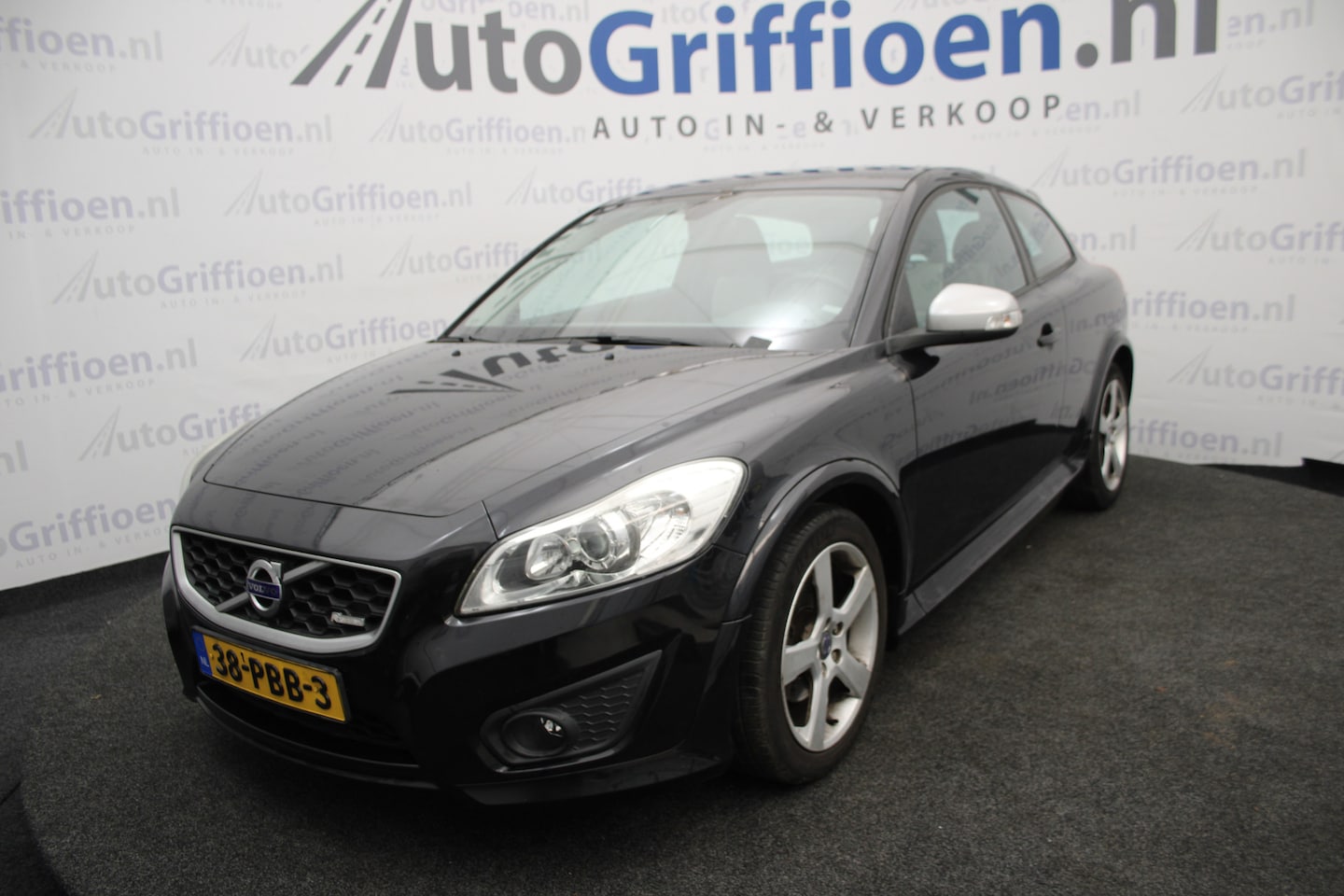 Volvo C30 - 2.0 R-Edition nette hatchback met klima - AutoWereld.nl