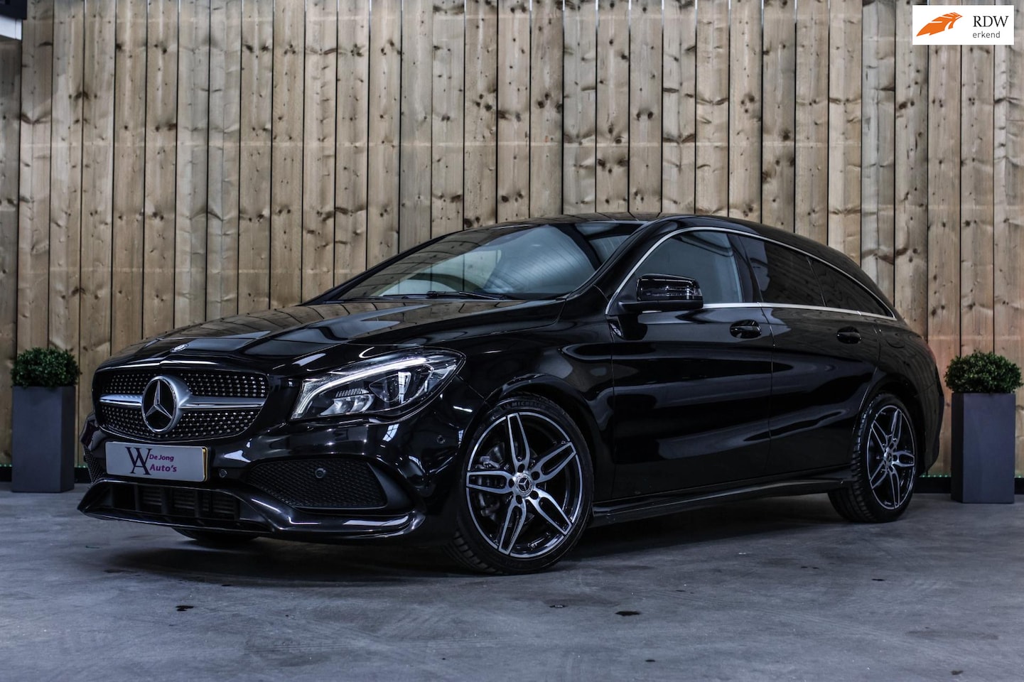 Mercedes-Benz CLA-klasse Shooting Brake - 180 AMG *Camera*Stoelverwarming*Dealer onderhouden* - AutoWereld.nl