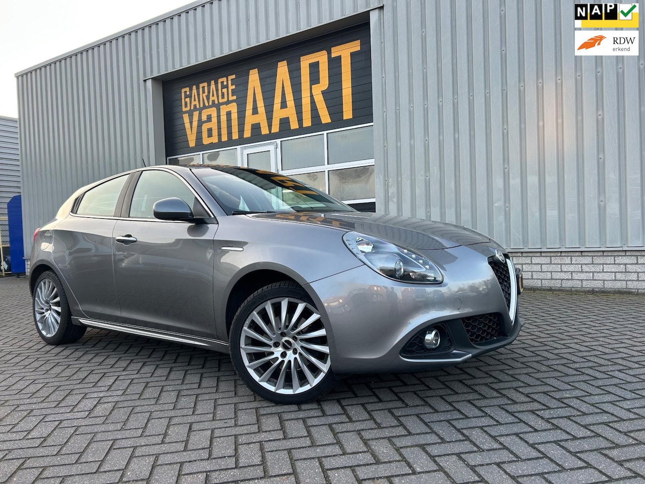 Alfa Romeo Giulietta - 1.4 Turbo MultiAir Super | LEER | NAVI | AUTOM | CRUISE | - AutoWereld.nl
