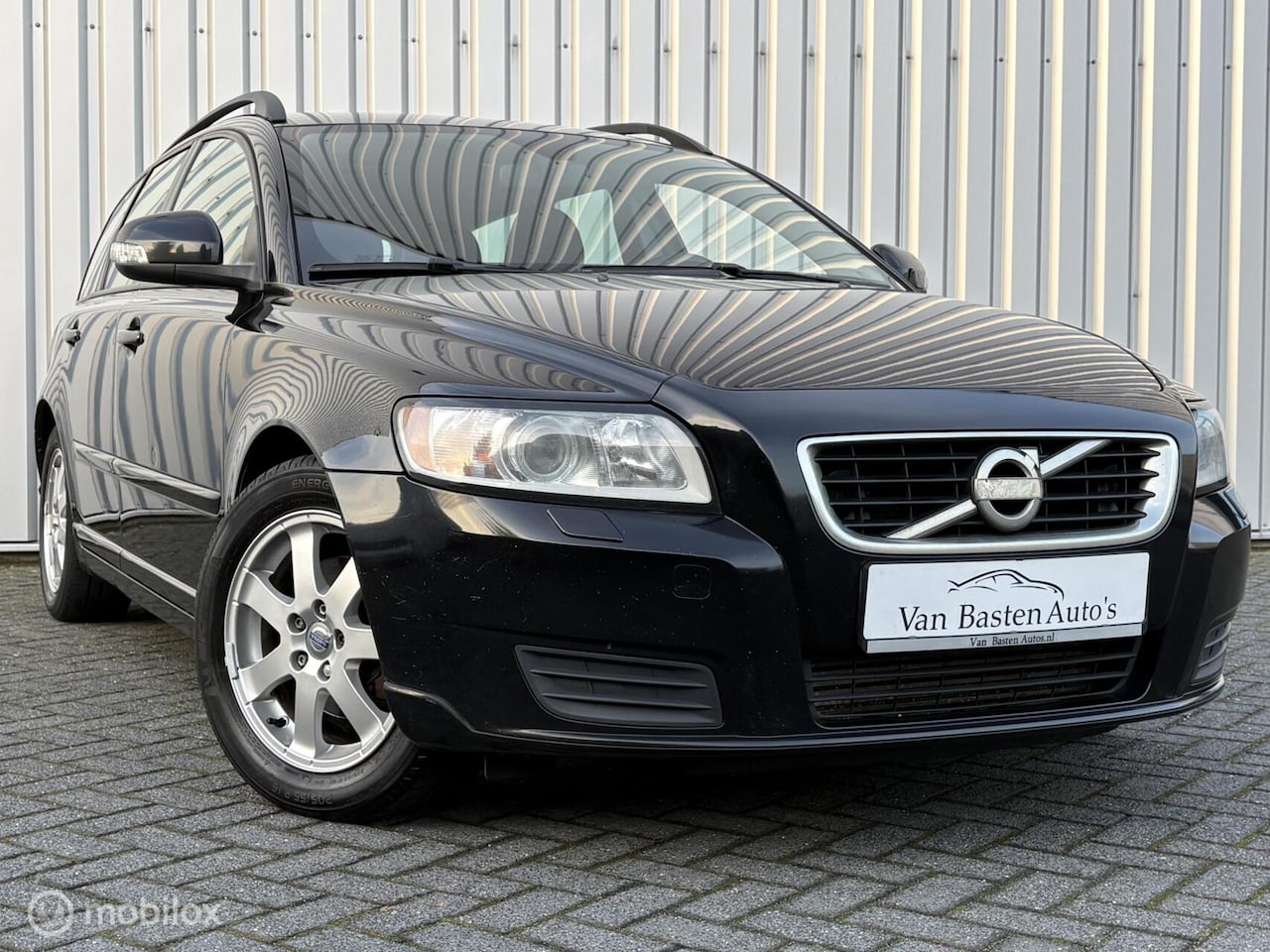 Volvo V50 - 1.6 D2 Momentum | Cruise | PDC | Bluetooth | 2011 | Stoelverwarming | 2e eigenaar | Volled - AutoWereld.nl
