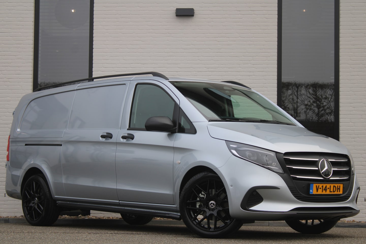 Mercedes-Benz Vito - 119 CDI / Aut / XXL / Led / Leer / Achterdeuren / Stoelverw / Camera / Vol Opties / NIEUW! - AutoWereld.nl