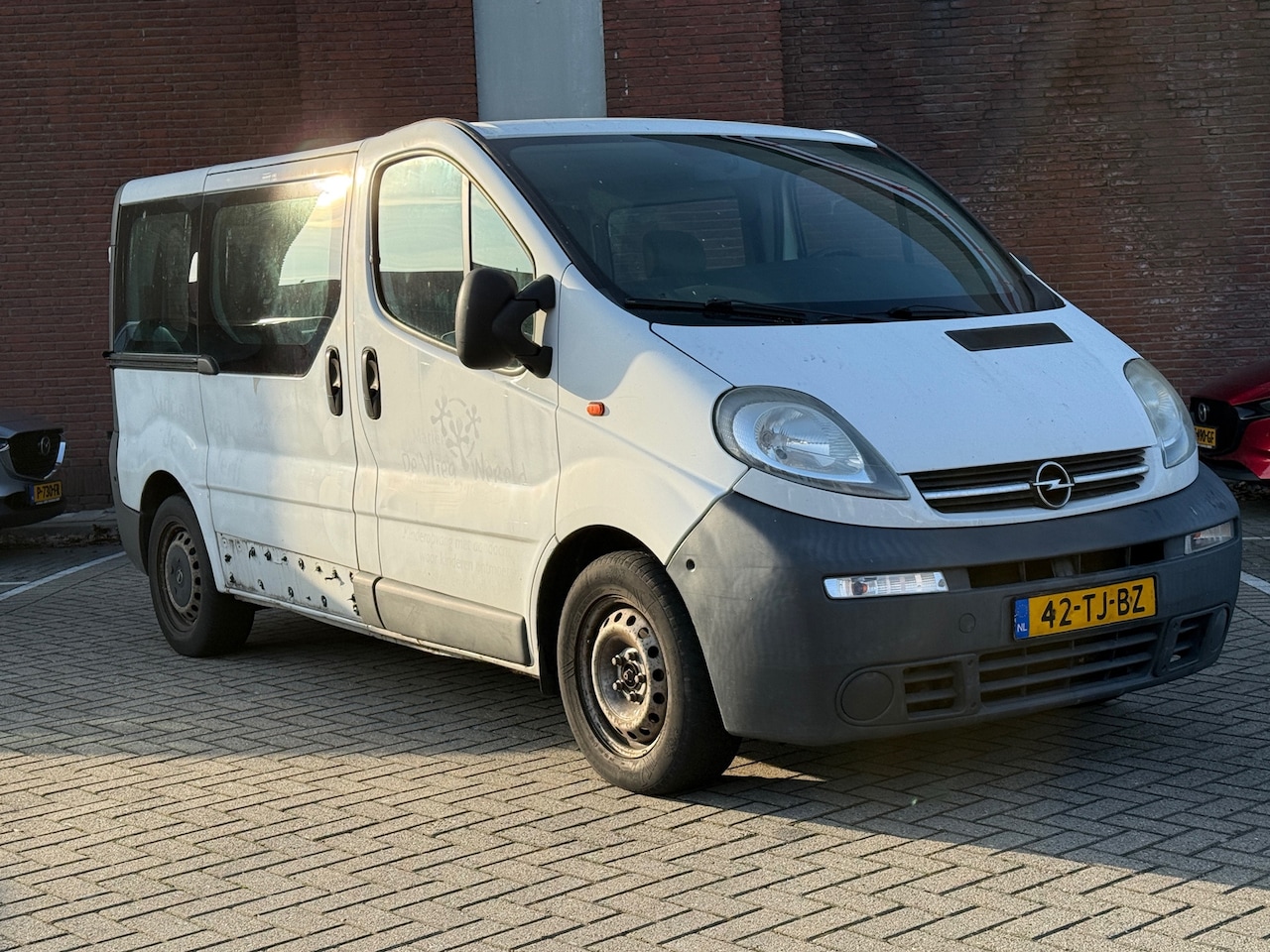 Opel Vivaro Combi - 2.5 CDTI L1H1|9 PERSOONS|APK|INRUILKOOPJE - AutoWereld.nl