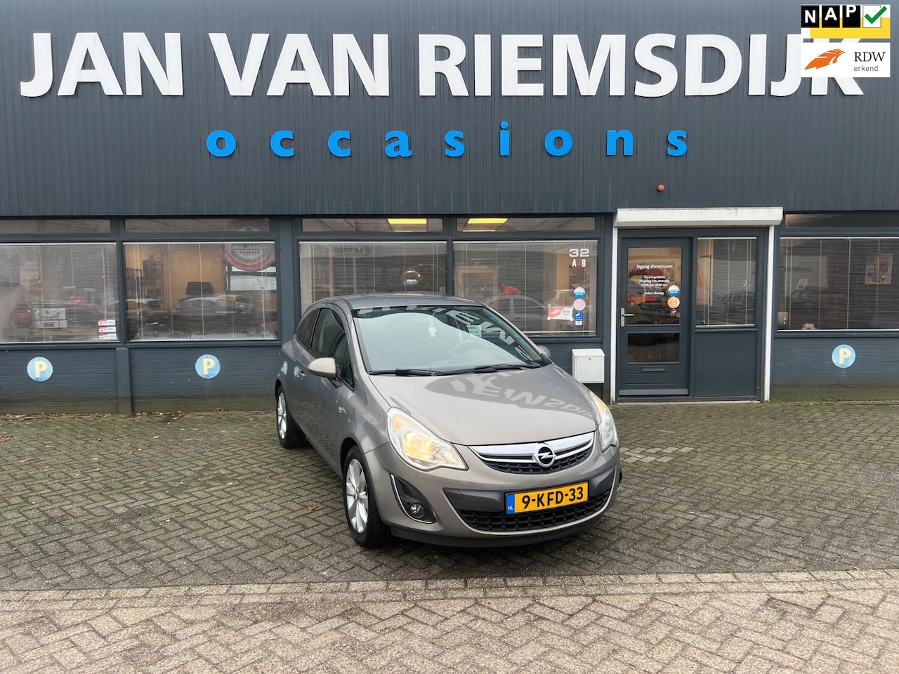 Opel Corsa - 1.4-16V Anniversary Edition bj 2013 airco sportvelgen - AutoWereld.nl