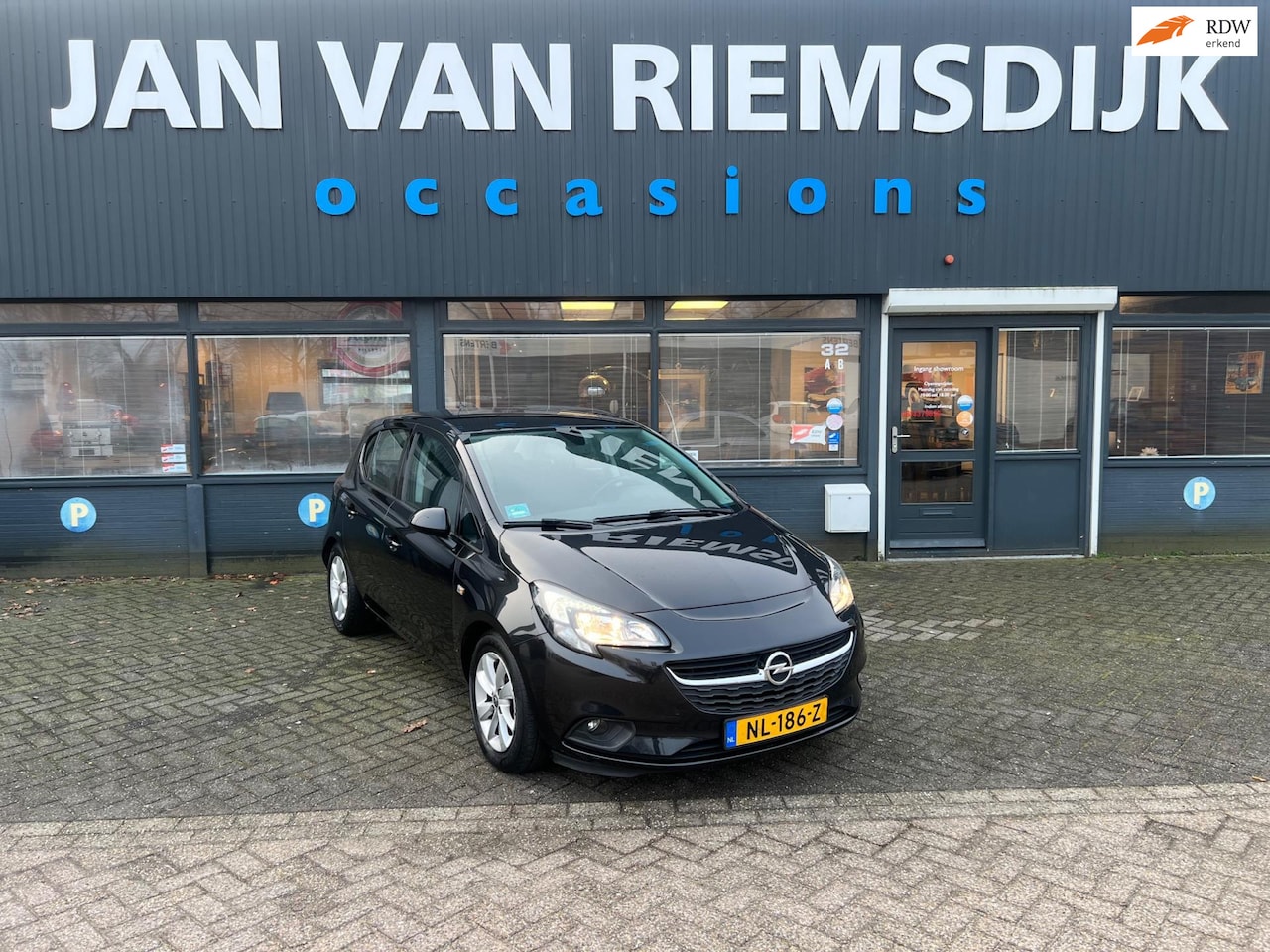 Opel Corsa - 1.4 Bi-Fuel Business+ bj 2016 apk en zwart airco - AutoWereld.nl