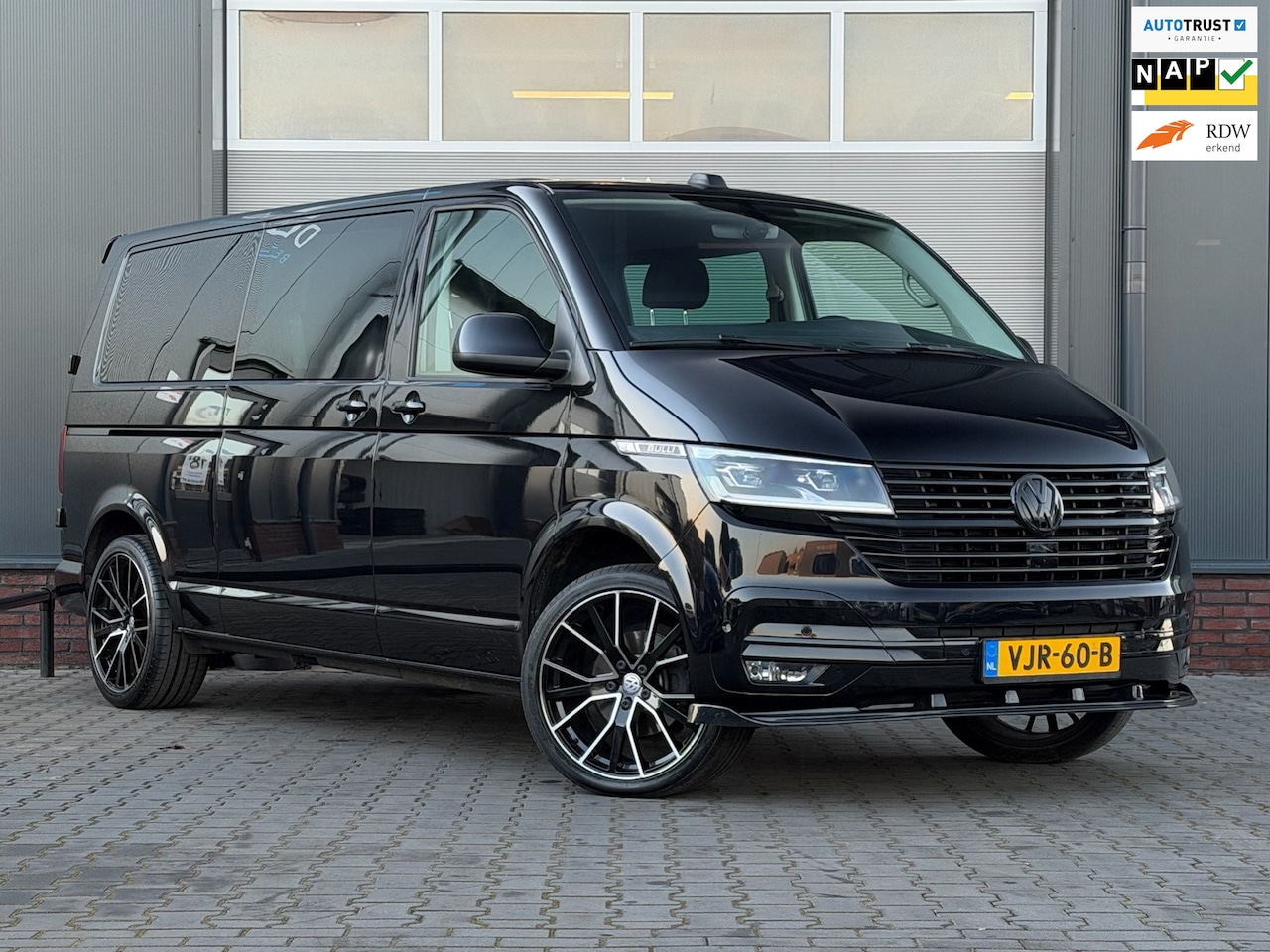 Volkswagen Transporter - 2.0 TDI/150pk L2H1 30 DC|2021|NAP|Automaat|1e Eigenaar|Dealer|Dubbel cabine|Carplay|Navi|T - AutoWereld.nl
