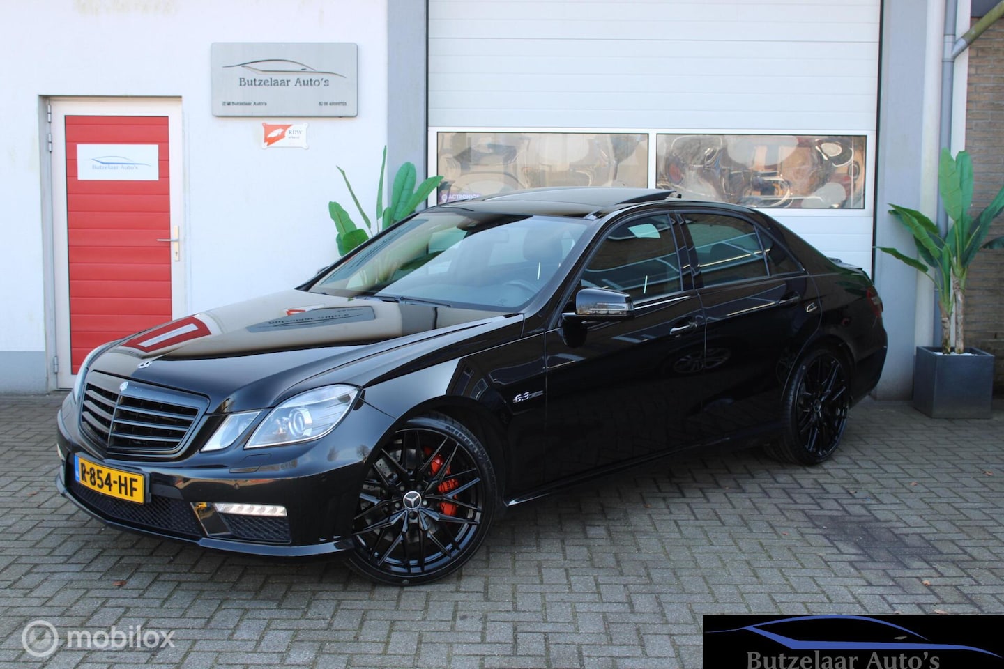 Mercedes-Benz E-klasse - AMG 63 525PK | 20inch | Stoelmassage - AutoWereld.nl