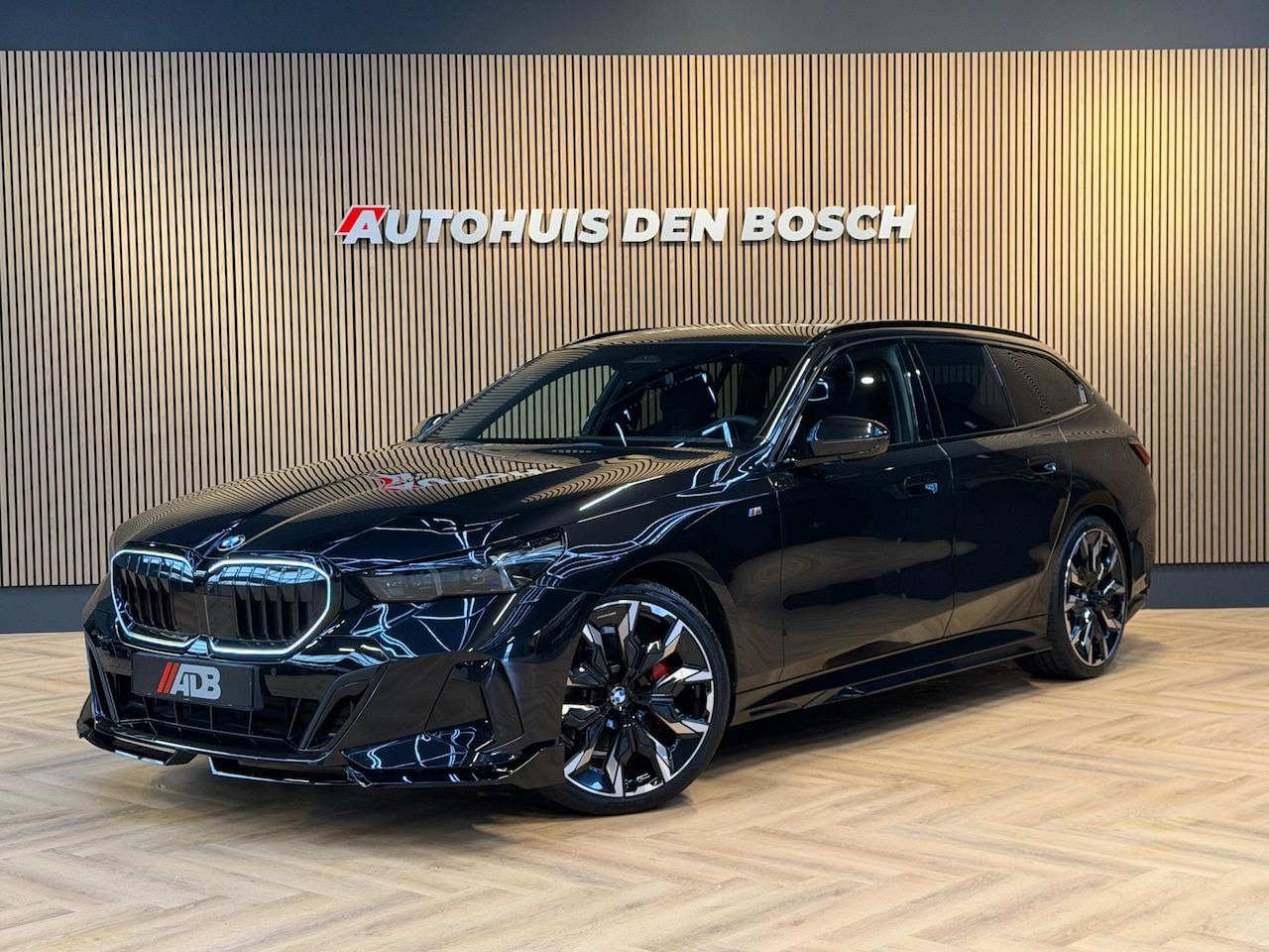 BMW 5-serie Touring - 520i M Sport Pro - Pano - Bowers & Wilkins - AutoWereld.nl