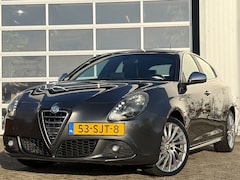 Alfa Romeo Giulietta - 1.4 T Distinctive 170pk | Bi-xenon koplampen | Bluetooth | Cruise control | Lichtmetalen v