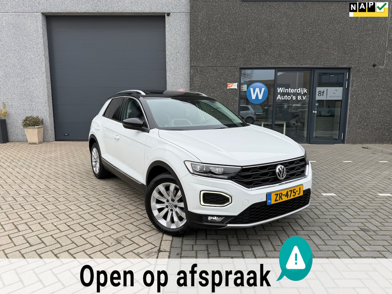 Volkswagen T-Roc - 1.5 TSI Sport Virtual|Pano|Lane|Beats|NAP - AutoWereld.nl