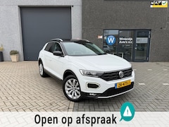 Volkswagen T-Roc - 1.5 TSI Sport Virtual|Pano|Lane|Beats|NAP