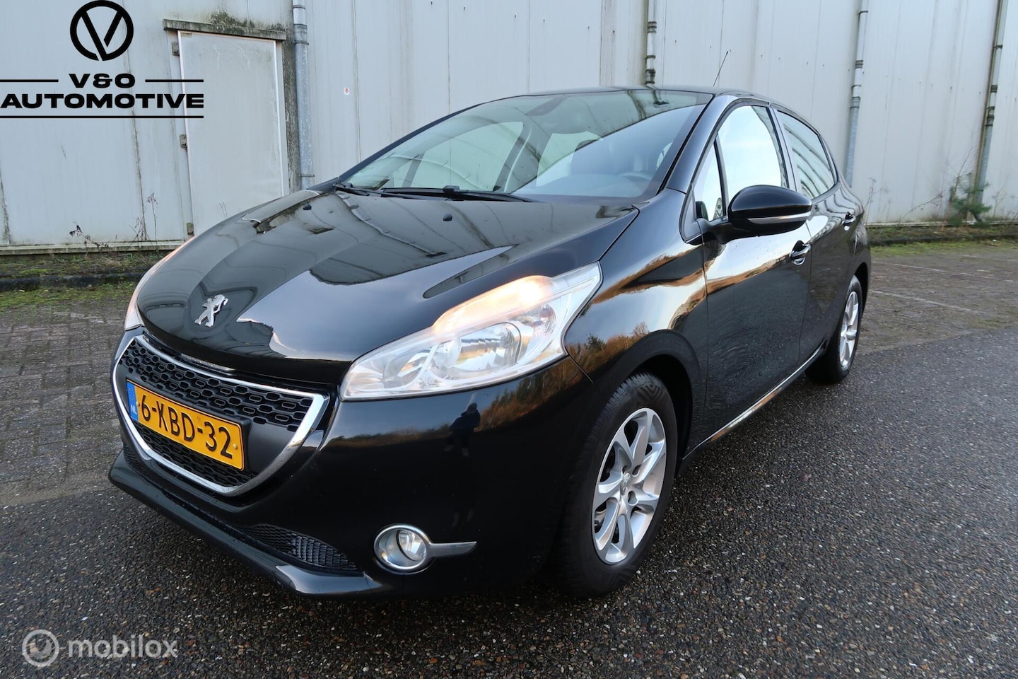 Peugeot 208 - 1.2 VTi Envy | Cruise | Navigatie - AutoWereld.nl