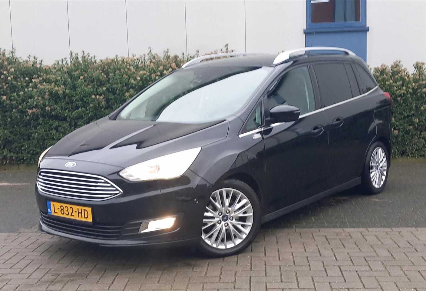 Ford Grand C-Max - 1.0 125pk Titanium 7 Persoons - AutoWereld.nl