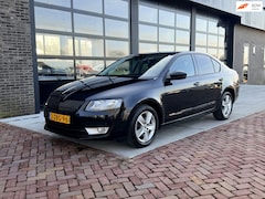 Skoda Octavia Combi - 1.2 TSI Greentech Active | Navi | Cruise | Clima | PDC |