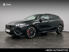 BMW 1-serie - M135 xDrive | Comfort Acces | Harman Kardon | Getint Glas achter | Stoelverwarming |