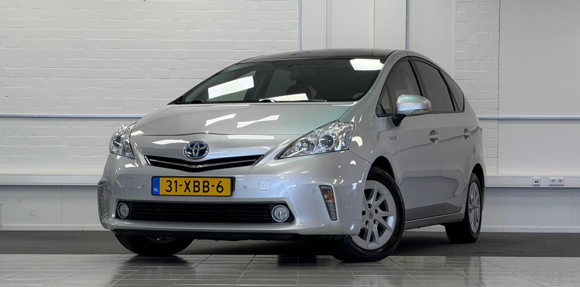 Toyota Prius Wagon - 1.8 Aspiration 96g 7p Garantie Panoramadak Mooi! - AutoWereld.nl