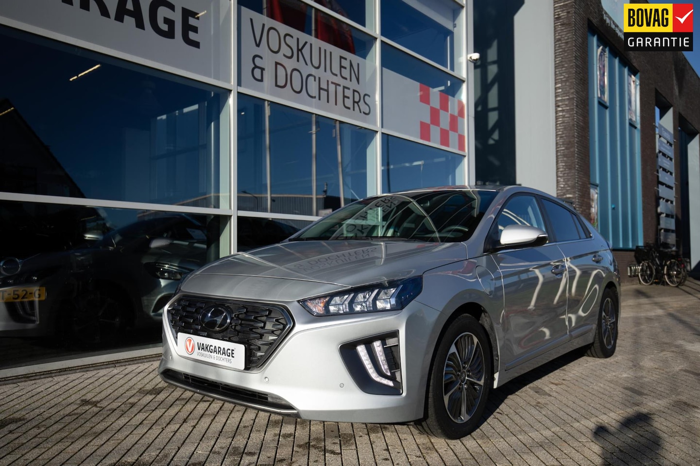 Hyundai IONIQ - 1.6 GDi PHEV Premium Design Sky 1.6 GDi PHEV Premium Design Sky - AutoWereld.nl