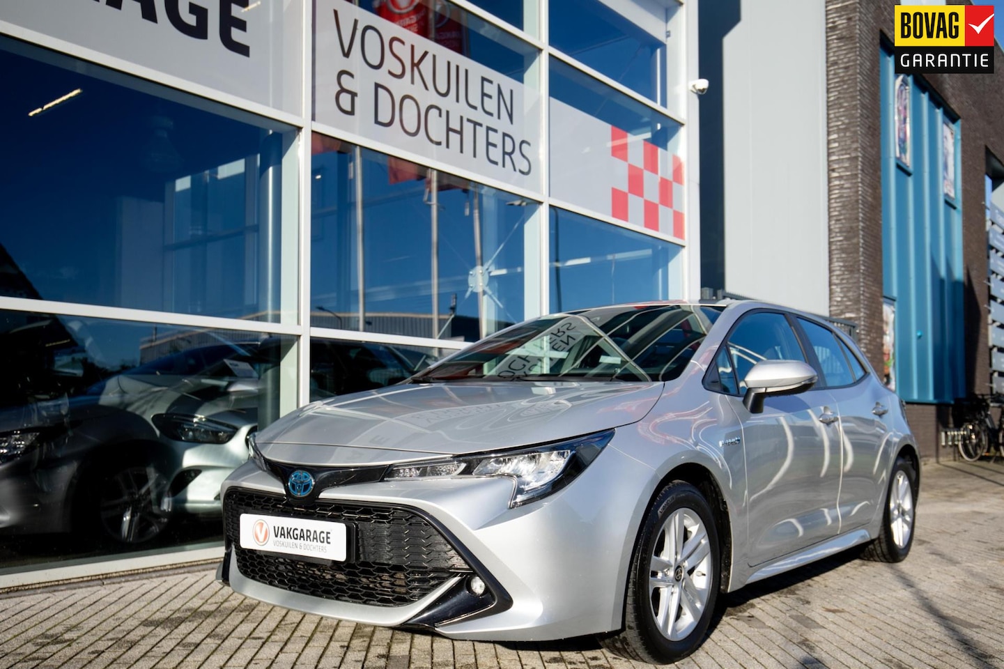 Toyota Corolla - 1.8 Hybrid Business |Apple Carplay| Navi | Stoelverw - AutoWereld.nl