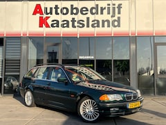 BMW 3-serie Touring - 330i Executive - LEES ADVERTENTIE