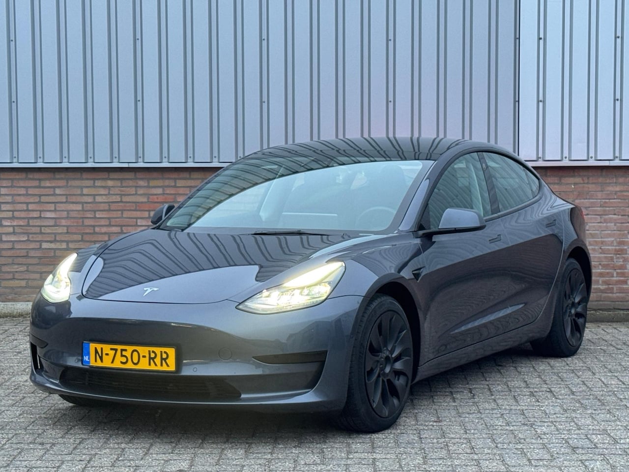 Tesla Model 3 - Standard RWD Plus 60 kWh LFP/ 91% SoH/ Warmtepomp - AutoWereld.nl