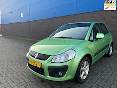 Suzuki SX4 - 1.6 Exclusive | Automaat | Cruise | Climate | Parkeersensoren | Camera | Keyless | 16” LM