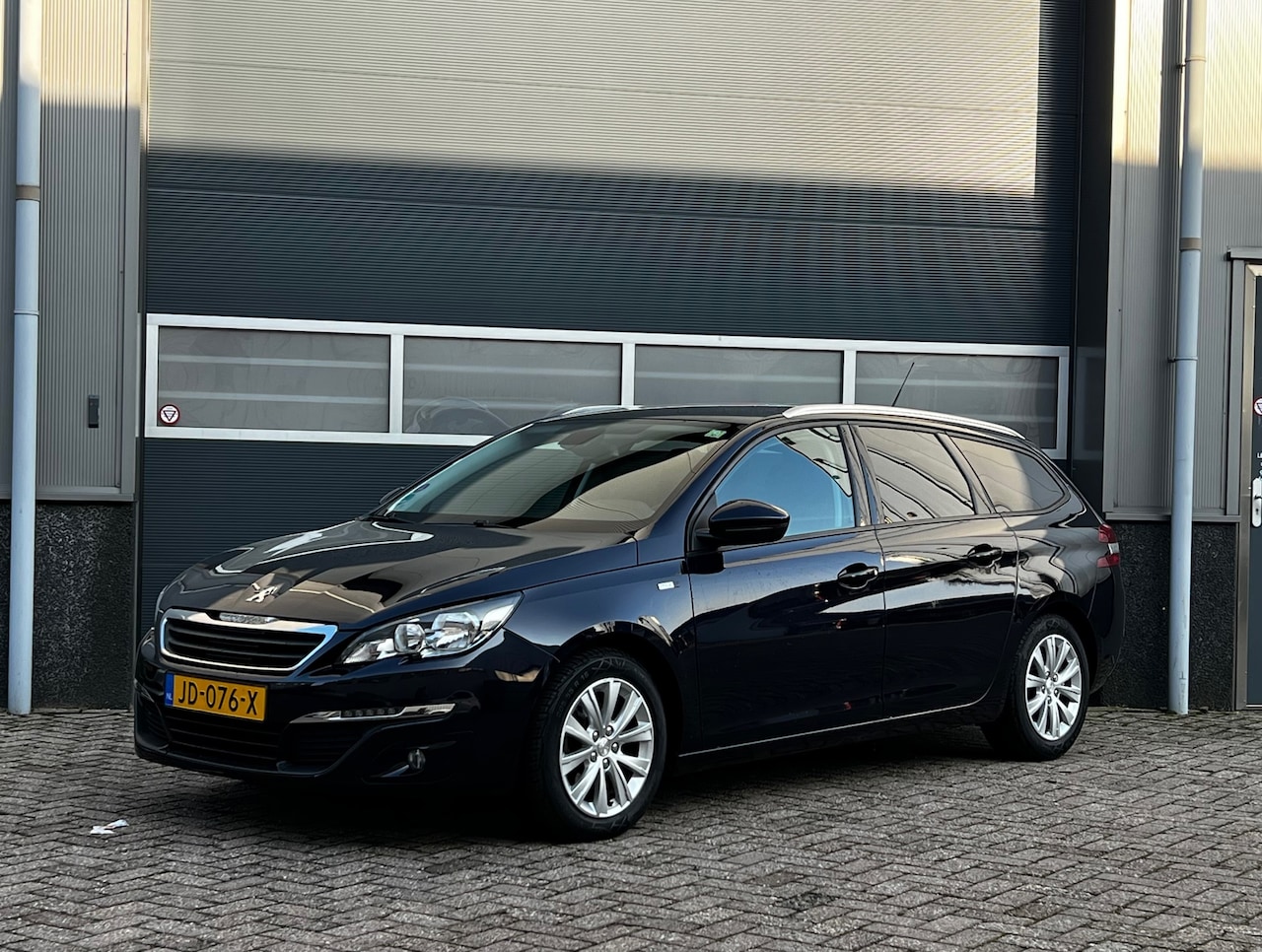 Peugeot 308 SW - 1.2 PureTech Style bj.2016 Navi|Dealer oh|Trekh|Nap. - AutoWereld.nl