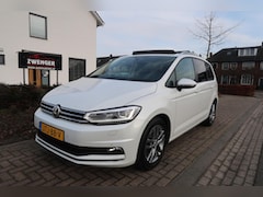 Volkswagen Touran - 1.4 TSI 7PERSOONS|PANORAMADAK|TREKHAAK|CARPLAY|NAVIGATIE|LED|GOED ONDERHOUDEN