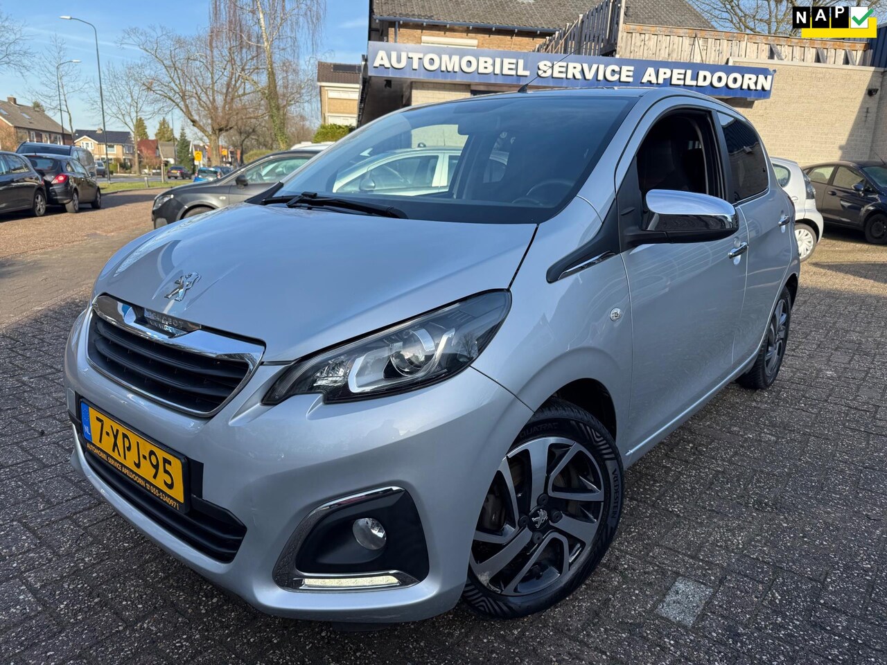 Peugeot 108 - 1.0 e-VTi Première NL AUTO *CLIMA*ACHTR.* CAMERA*CRUISE*CARPLAY*KEYLESS*5DRS* - AutoWereld.nl