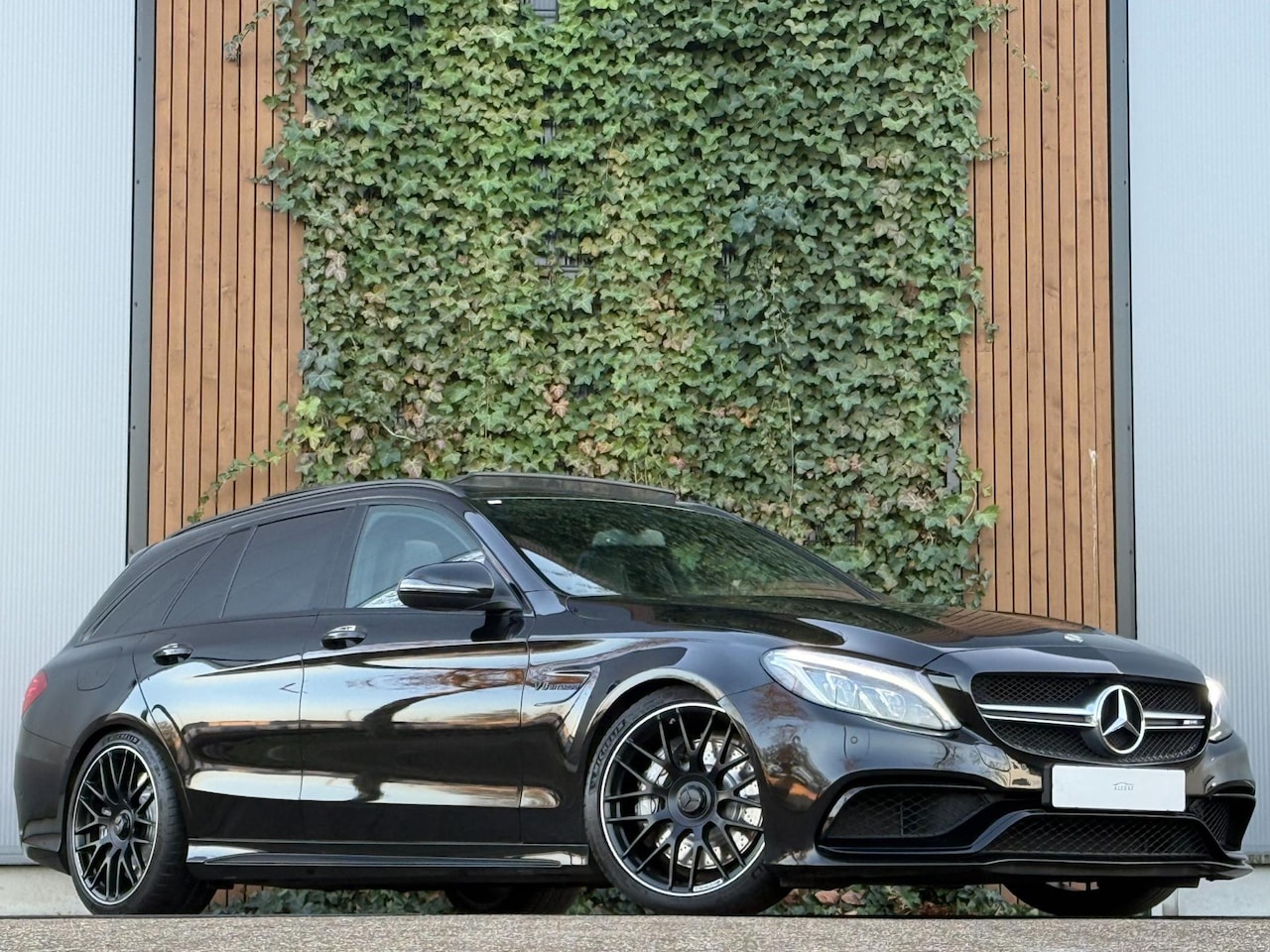 Mercedes-Benz C-klasse - AMG C63|KUIPSTOELEN|PANO|CARBON|CAMERA|SPORTUITLAAT - AutoWereld.nl