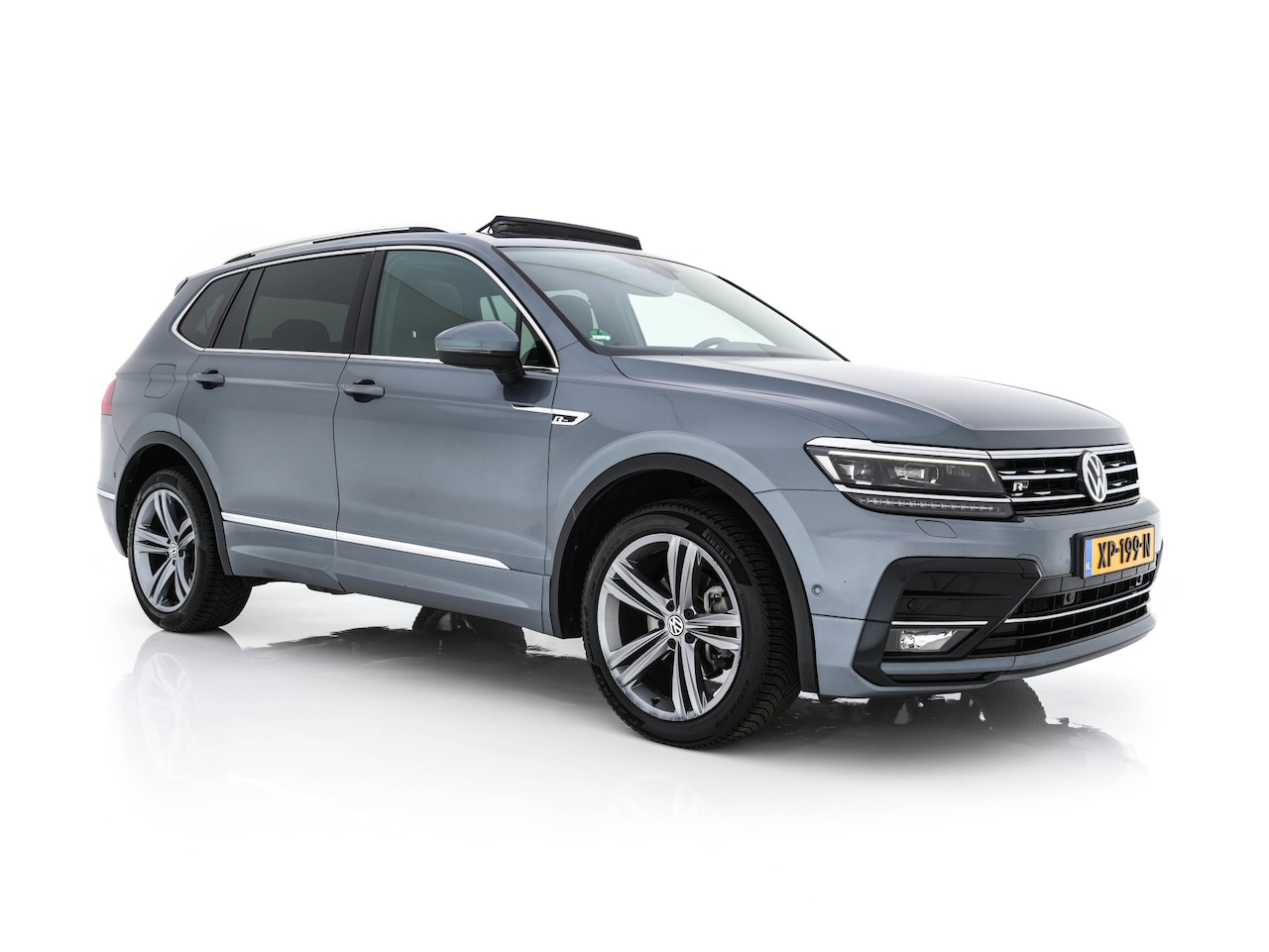 Volkswagen Tiguan Allspace - 1.5 TSI R-line Highline Business (7-Pers.) (INCL-BTW) Aut * PANO | NAVI-FULLMAP | XENON | - AutoWereld.nl