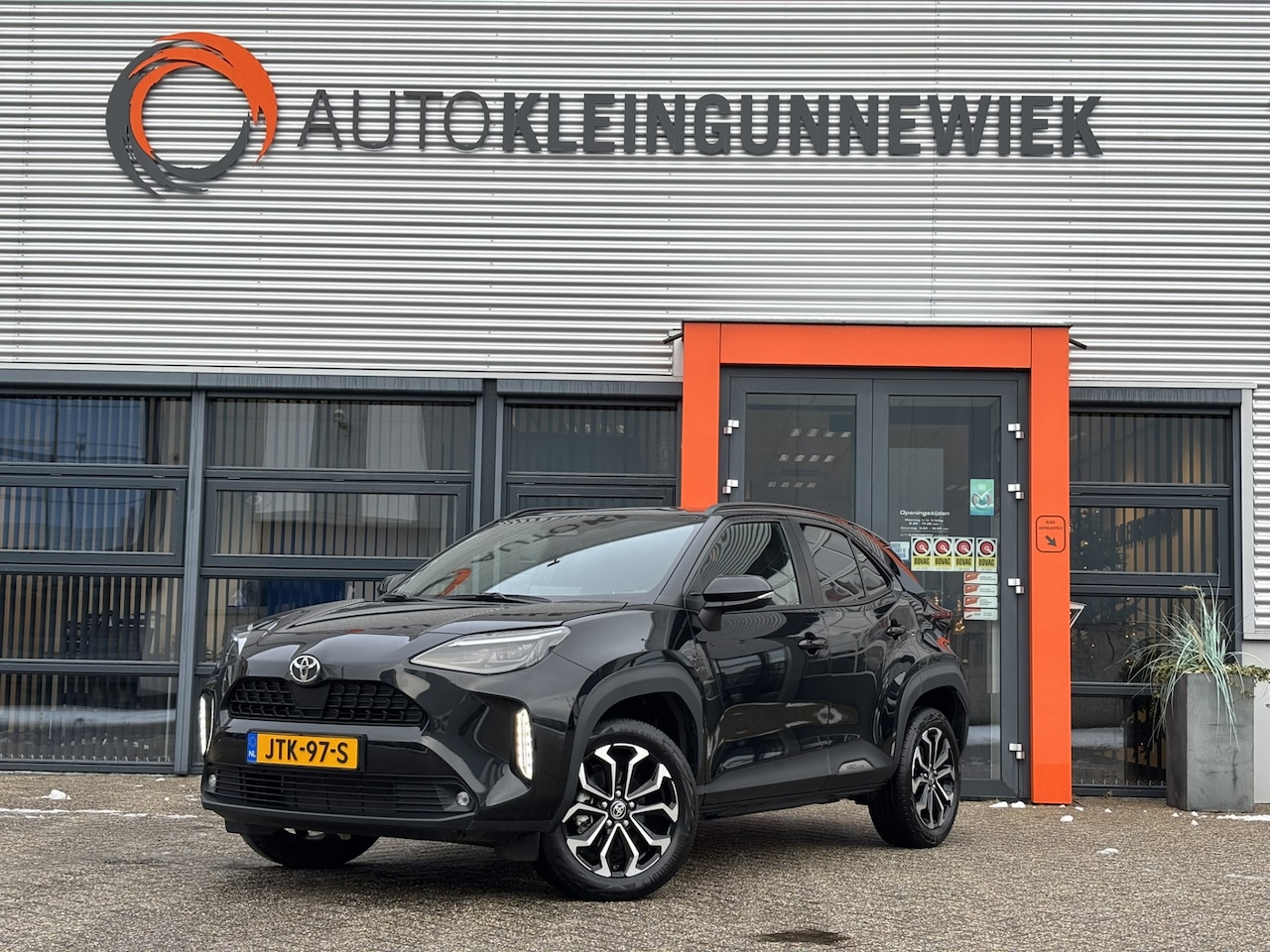 Toyota Yaris Cross - 1.5 Hybrid Dynamic / Android Auto/Applecarplay / Stuur,Voorruit & Stoelverwarming / Camera - AutoWereld.nl