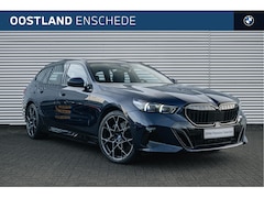 BMW 5-serie Touring - 550e xDrive M Sport Automaat / Panoramadak / Trekhaak / Adaptief onderstel professional /