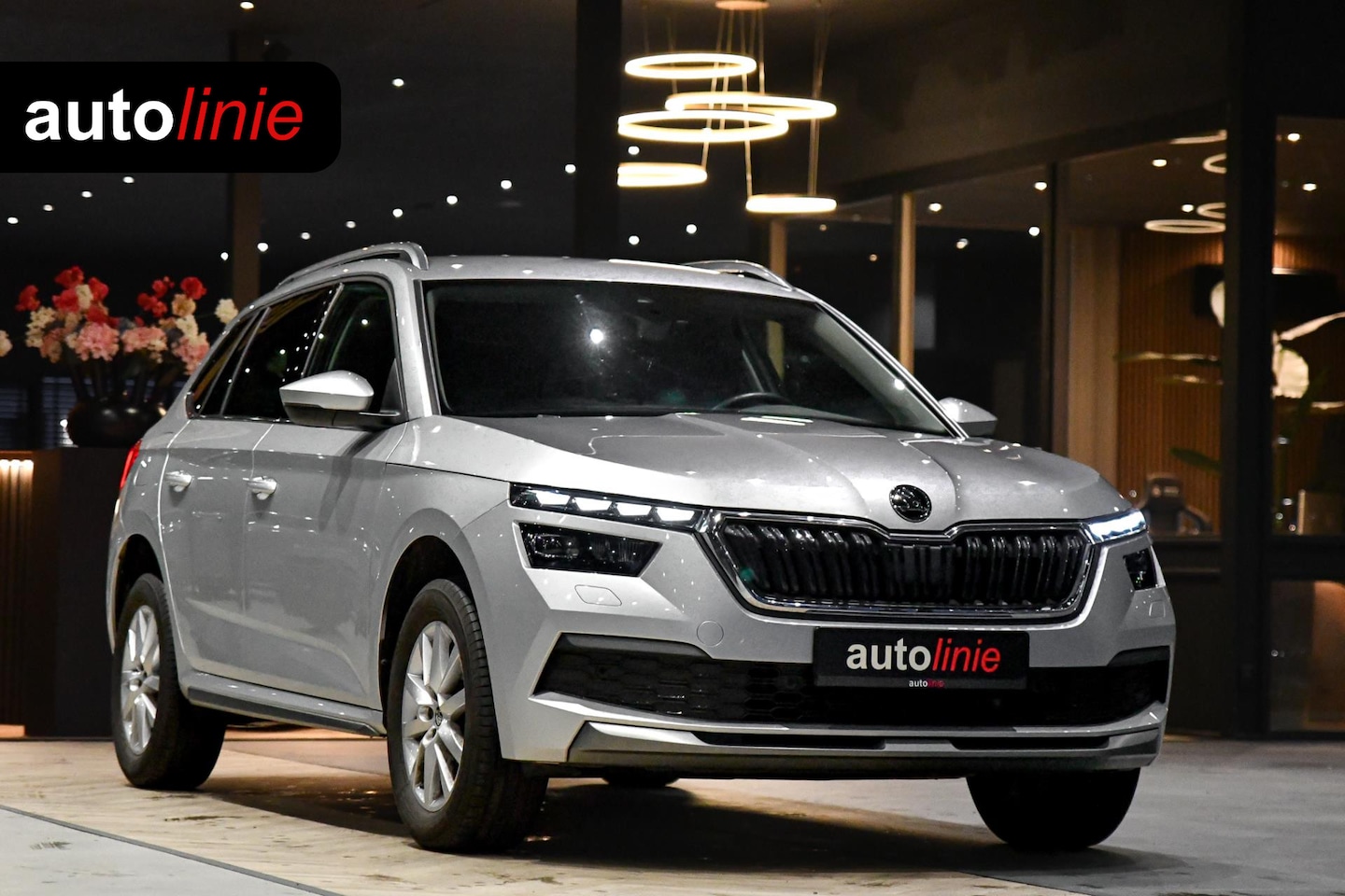 Skoda Kamiq - 1.0 TSI Ambition. ACC, Camera, Stuurvw, Virtual, Lane assist, Led, CarPlay! - AutoWereld.nl