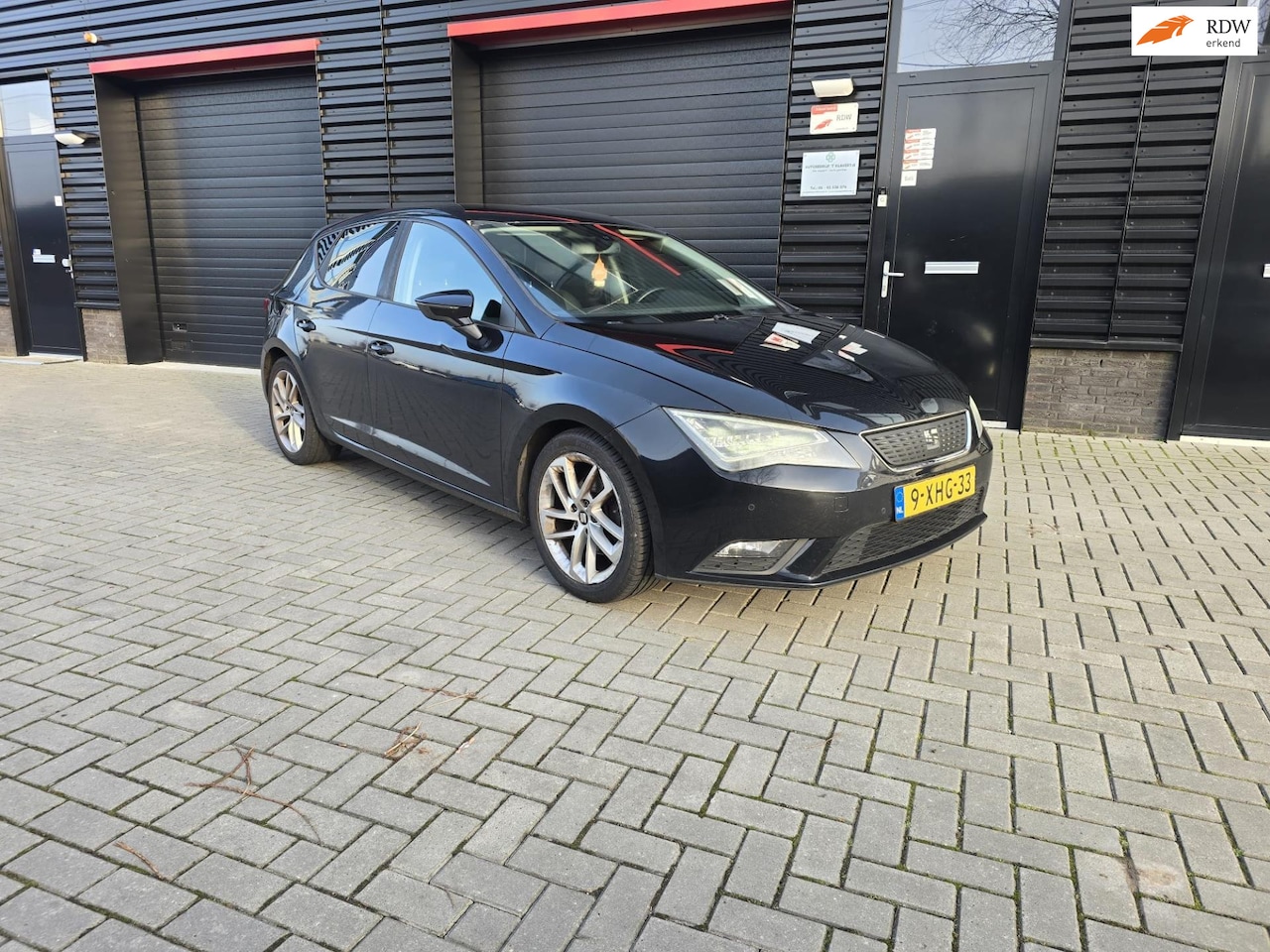 SEAT Leon - 1.6 TDI Limited Edition III / PDC / NAVI / LED / STOELVERWARMING / CRUISE CONTROL / ELEC. - AutoWereld.nl